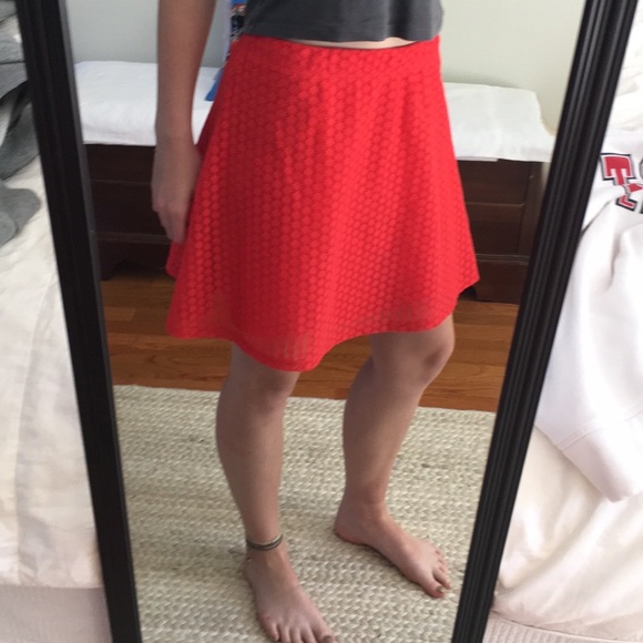 Lacey red skirt - Picture 3 of 5